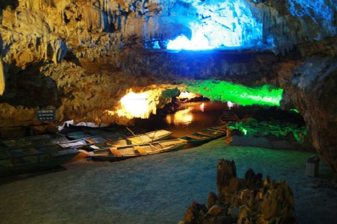 grotte Thien Ha sampan